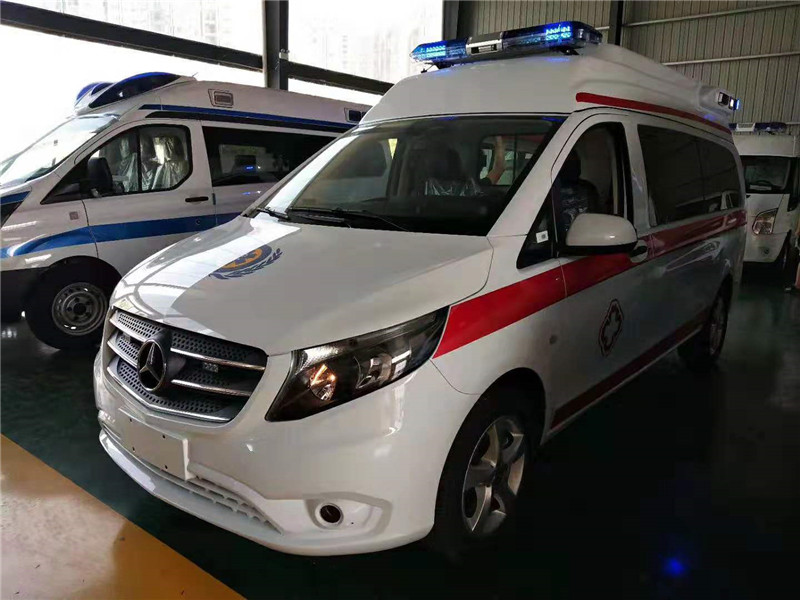 國六奔馳威霆豪華監(jiān)護型救護車
