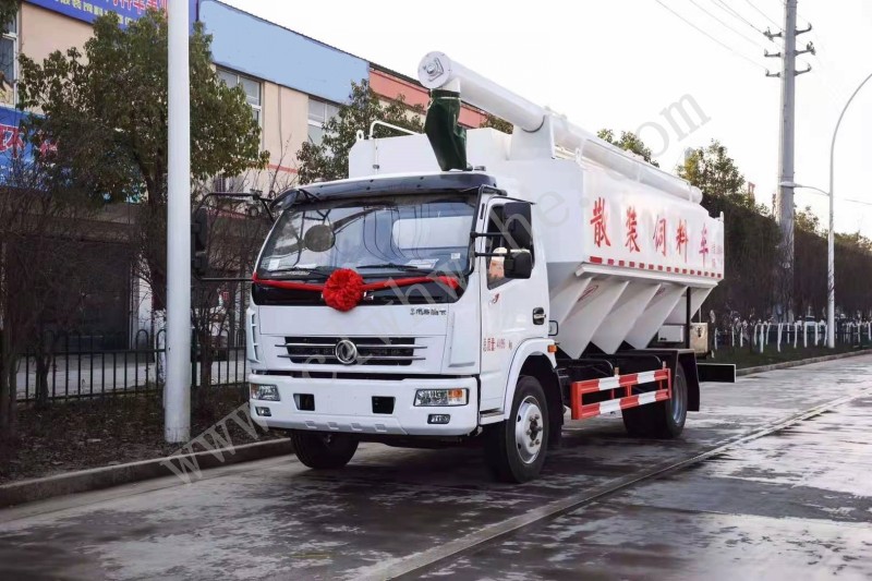 東風多利卡12方散裝飼料運輸車